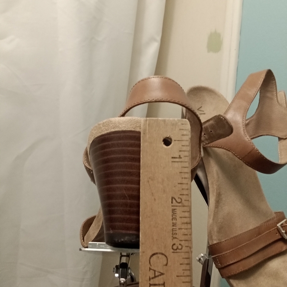 Vionic  Sandals - Picture 8 of 9